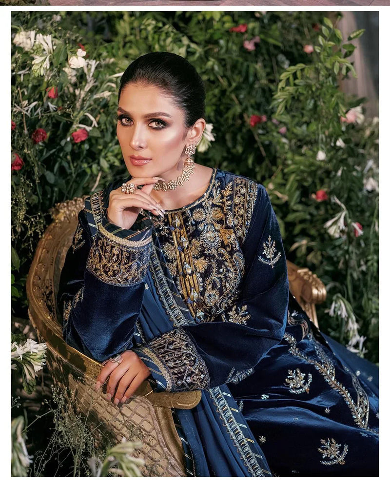 HC607-Embroidered Velvet Three piece With Embridered Chiffon Duppatta