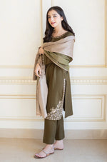 HC612-WINTER 3PC Dhanak suit with Embroidered Shawll
