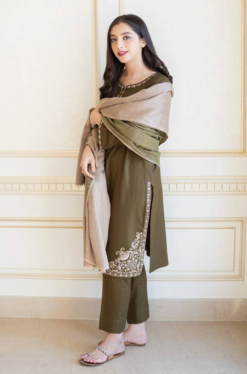 HC612-WINTER 3PC Dhanak suit with Embroidered Shawll