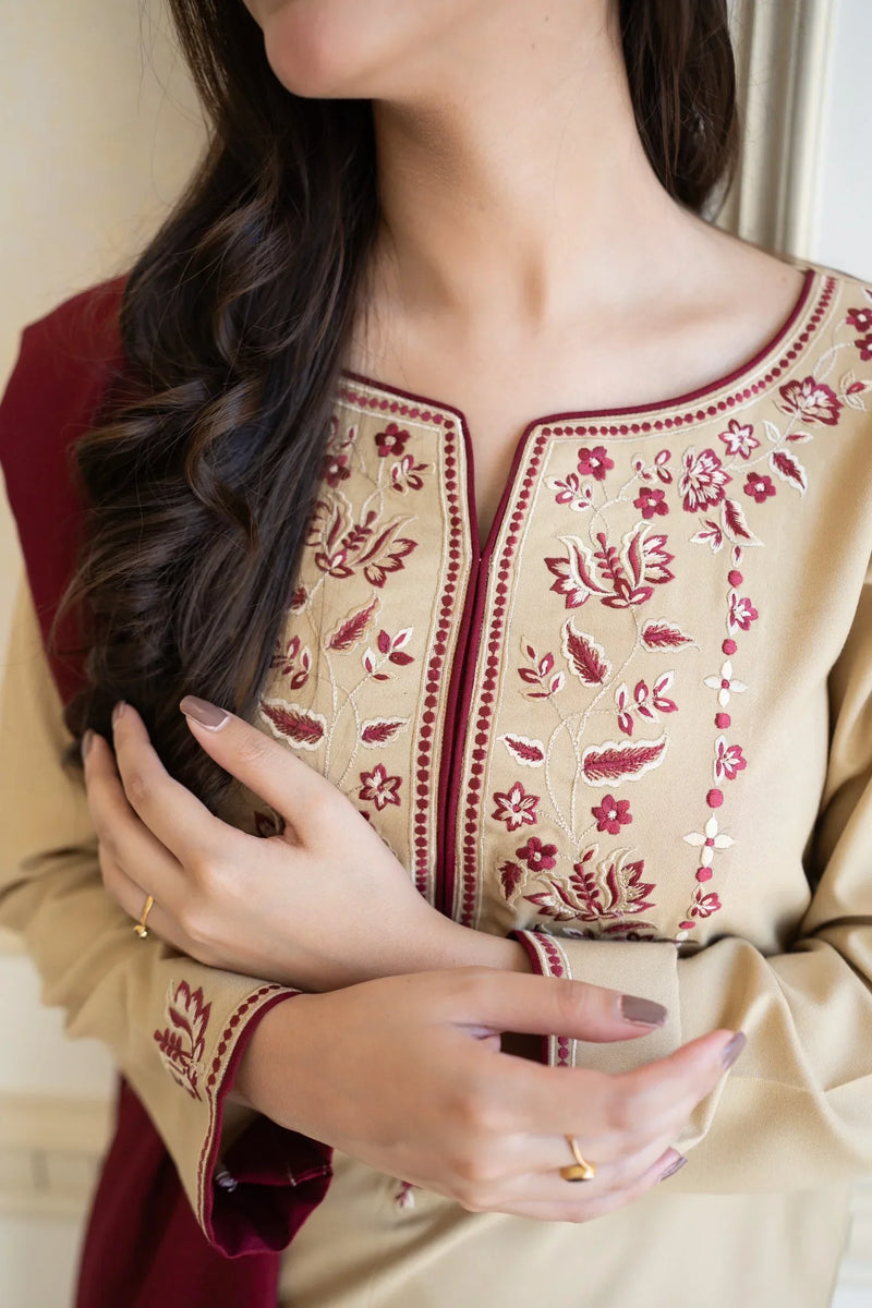 HC614-WINTER 3PC Dhanak suit with Embroidered Shawll