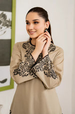 HC913-WINTER 3PC Dhannak Embroidered suit with Printed Shawll