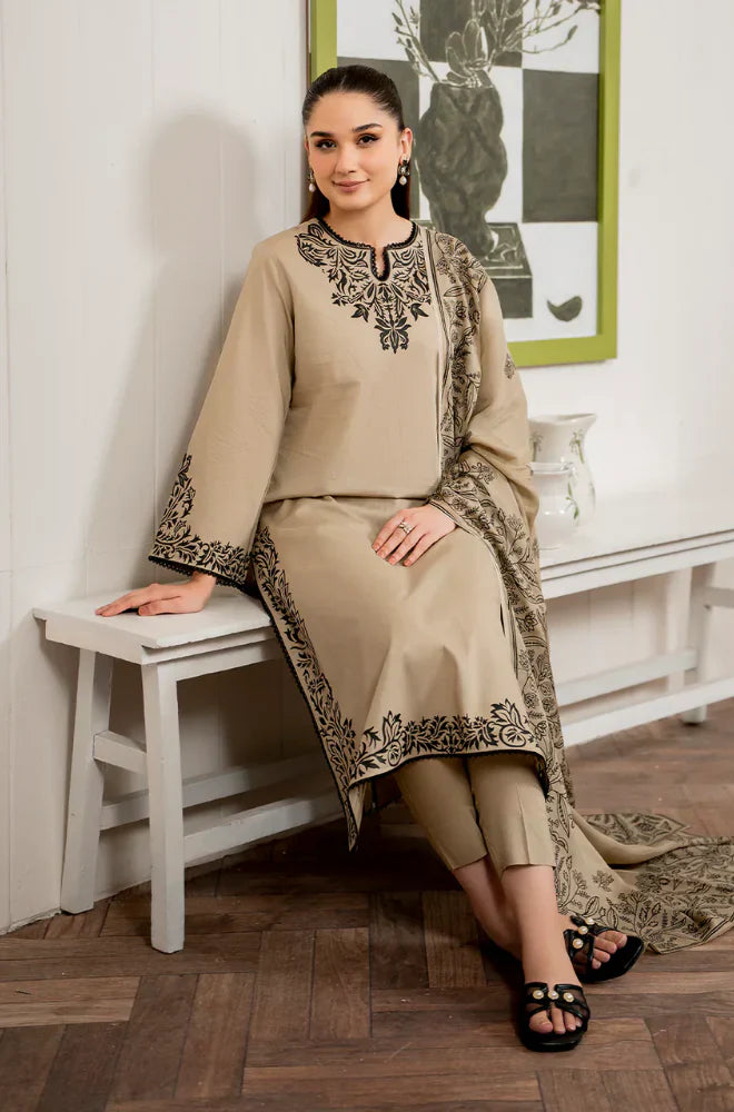 HC913-WINTER 3PC Dhannak Embroidered suit with Printed Shawll