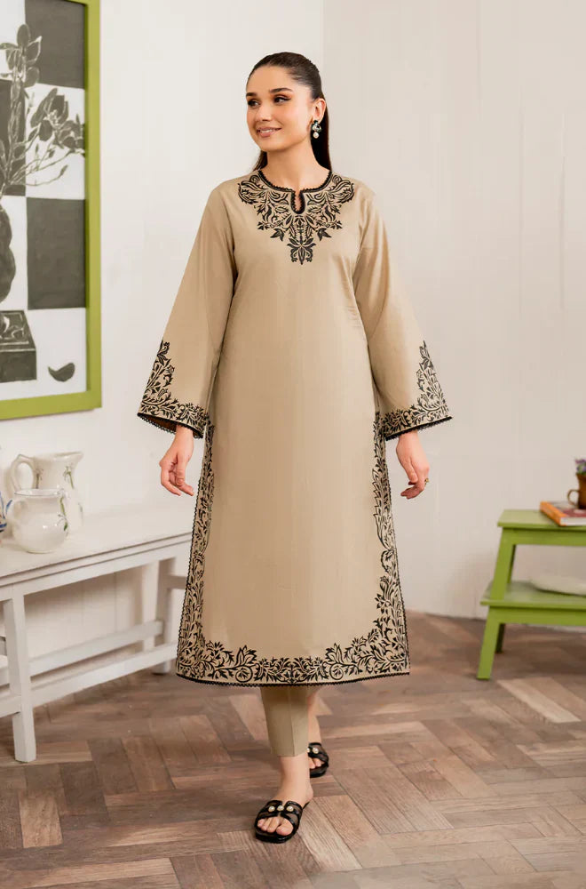 HC913-WINTER 3PC Dhannak Embroidered suit with Printed Shawll