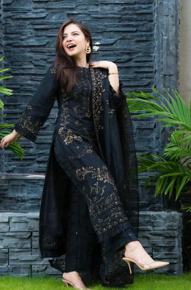 HC515-NISA -WINTER  3PC Khaddar Embroidered Shirt With Chiffon Embroidered Dupatta