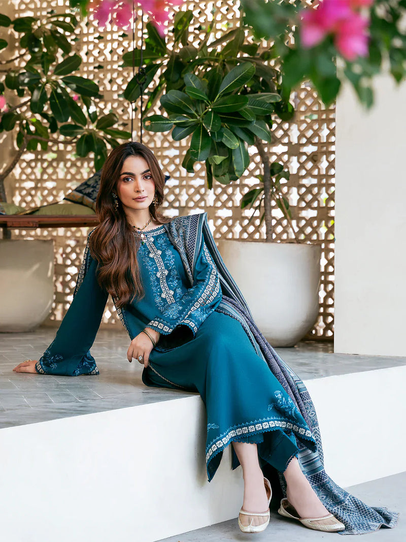izel - Winter 3PC Dhanak Embroidered Suit - HC33104