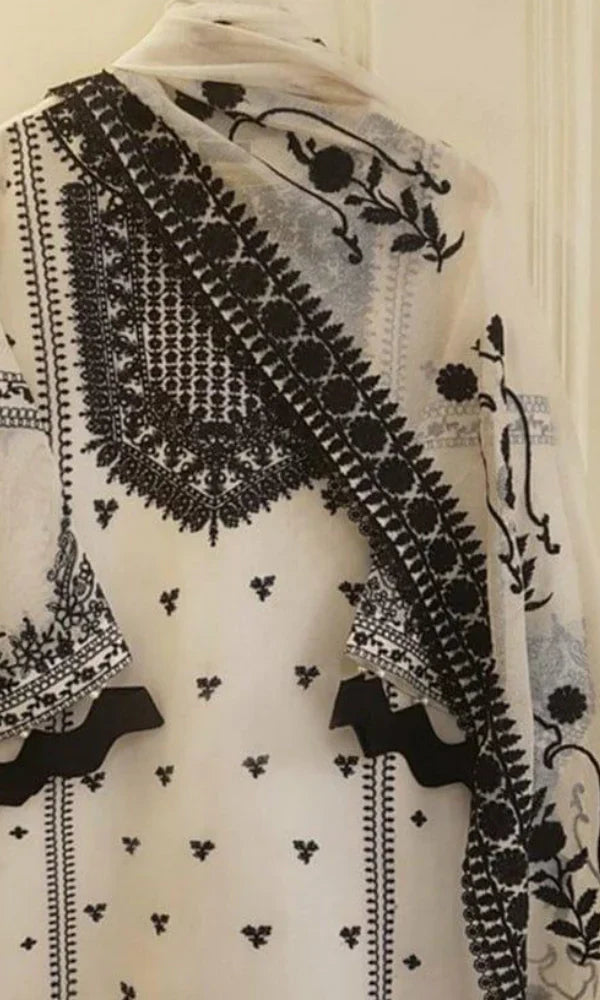 HC632-Agha Noor -WINTER 3PC Lawn Heavy Embroidered Shirt With Embroidered Bamber Dupatta